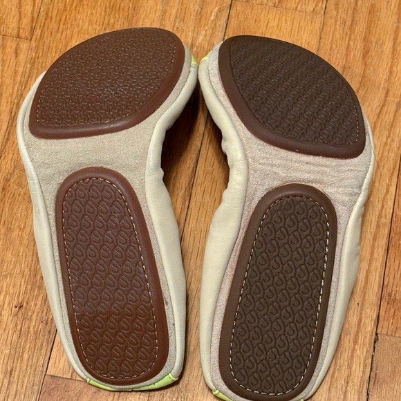 Yosi Samra Light Beige and Lime Ballet Flats - Picture 4 of 9